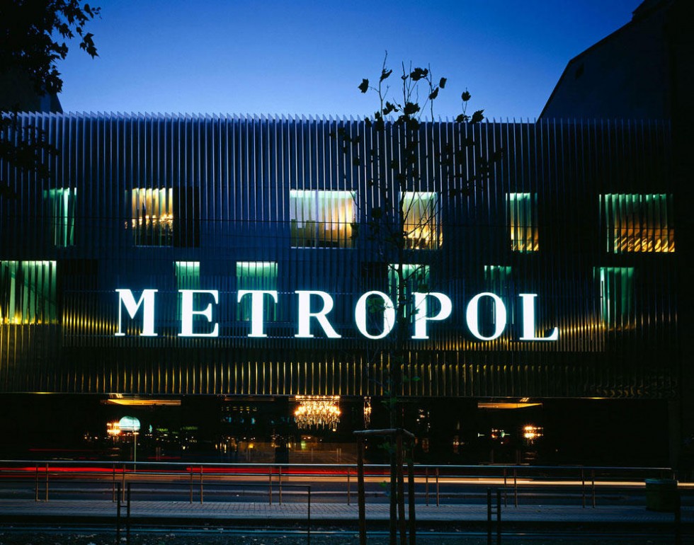 "Italian Architect 2013 Award goes to Milan's Studio Piuarch-Metropol_Dolce and Gabbana"
