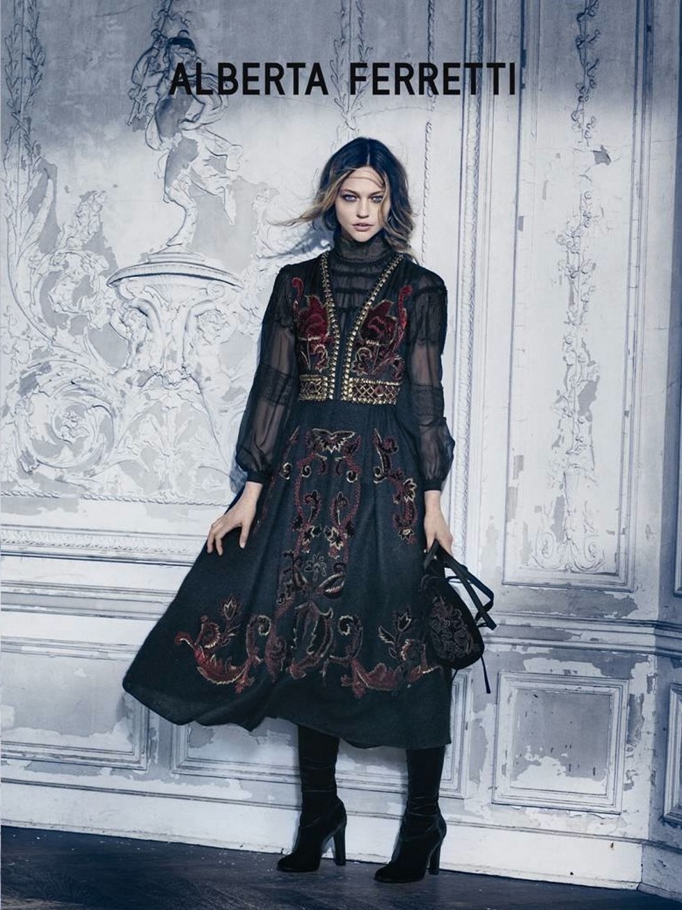 Italian Fashion Sasha Pivovarova fairy tale in Alberta Ferretti Fall-Winter 2015 ads-alberta ferretti fall 2015 05 (1)