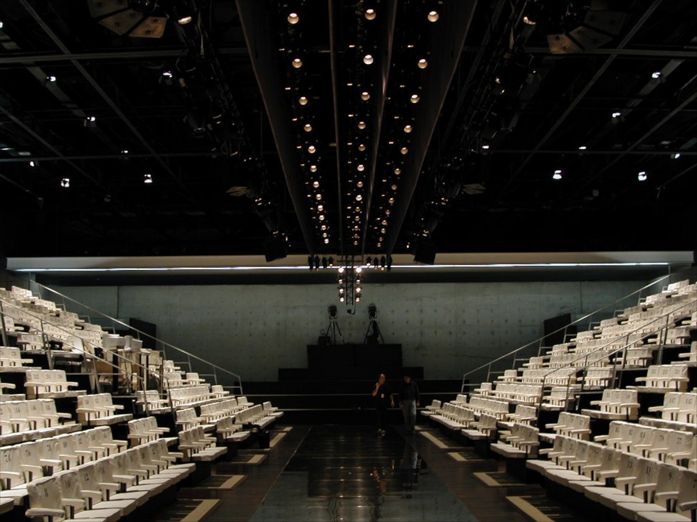 Top-25-things-to-see-and-do-in-Milan-in-72-hours-Armani-Teatro