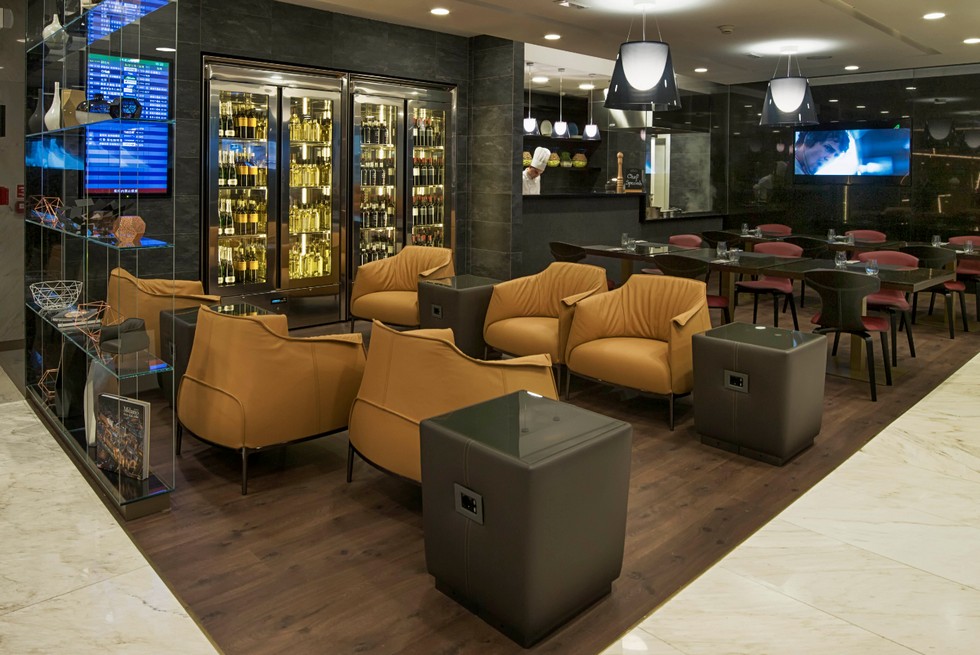 Lounge area furnished with Poltrona Frau furniture