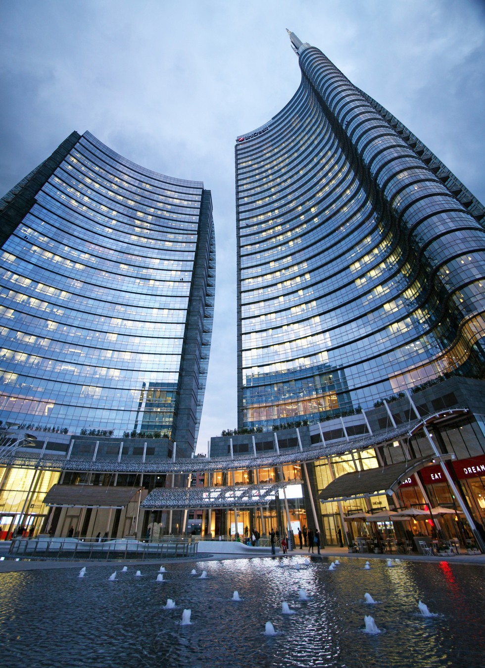 Milan City Guide - What to do in Milan – UniCredit Tower